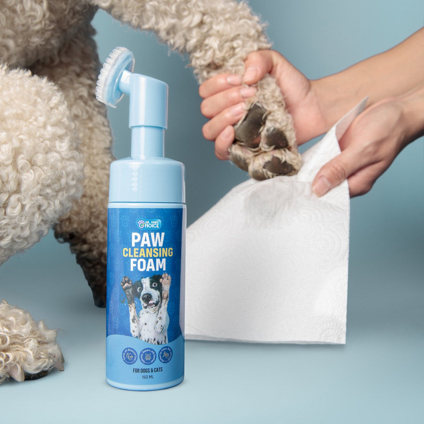 Espuma limpiadora para patas de perro: fórmula hidratante y resistente al lamido con cabezal de cepillo incorporado
